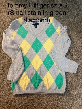 Tommy Hilfiger sz XS Women's Gray Sweater Green & Yellow Diamonds.